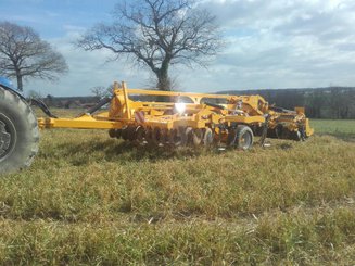 Déchaumeur Agrisem Maximulch Série 6 traîné Repliable