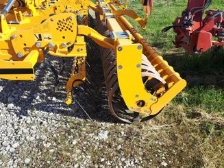 Déchaumeur à dents Agrisem Vibromulch porté Repliable