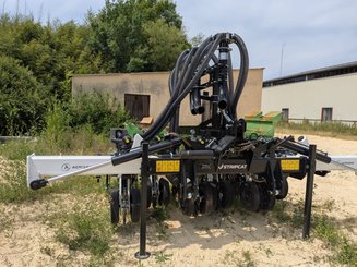 Semoir pour semis simplifié Agrisem Strip-Cat II porté Repliable