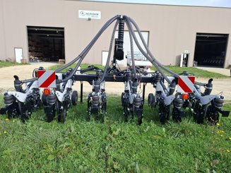 Semoir pour semis simplifié Agrisem Strip-Cat II porté Repliable