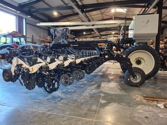 Semoir pour semis simplifié Agrisem Strip-Cat II traîné Repliable