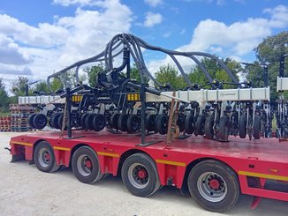 Semoir pour semis simplifié Agrisem Strip-Cat II porté Repliable