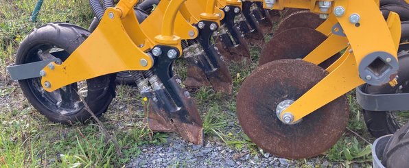 Semoir pour semis simplifié Agrisem Tri-O-Sem porté Repliable