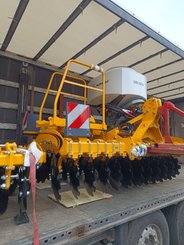 Déchaumeur à disques Agrisem Disc-O-Mulch Gold porté Fixe