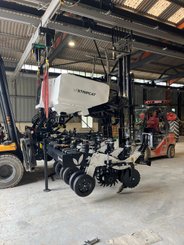 Semoir pour semis simplifié Agrisem Strip-Cat II porté Fixe