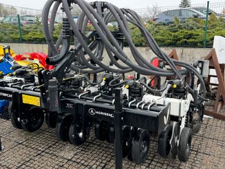 Semoir pour semis simplifié Agrisem Strip-Cat II porté Fixe