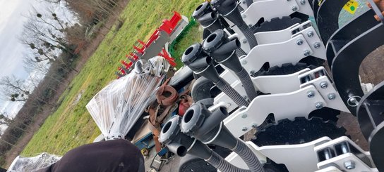 Semoir pour semis simplifié Agrisem Strip-Cat II porté Repliable