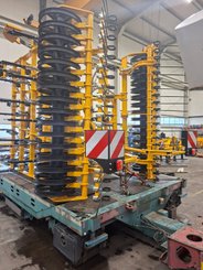 Semoir pour semis simplifié Agrisem Vibrosem porté Repliable