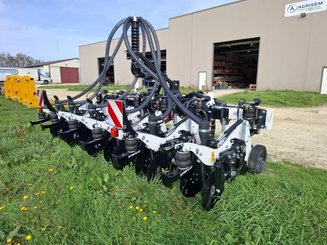 Semoir pour semis simplifié Agrisem Strip-Cat II porté Repliable