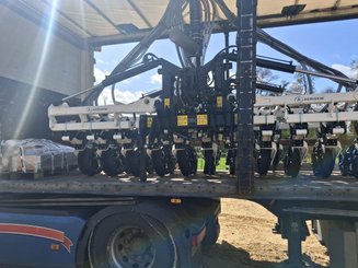 Semoir pour semis simplifié Agrisem BOSS Dual porté R