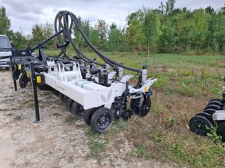 Semoir pour semis simplifié Agrisem Strip-Cat II porté Repliable