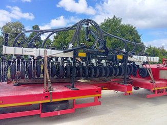 Semoir pour semis simplifié Agrisem Strip-Cat II porté Repliable