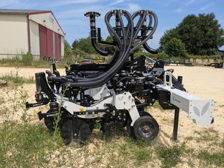 Semoir pour semis simplifié Agrisem Strip-Cat II porté Repliable