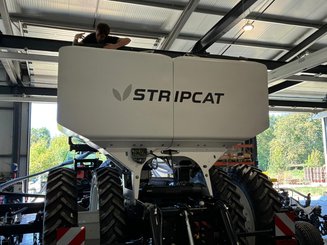 Semoir pour semis simplifié Agrisem Strip-Cat II traîné Repliable