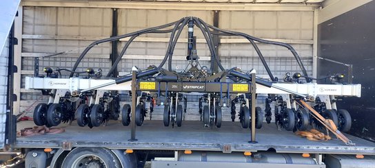 Semoir pour semis simplifié Agrisem Strip-Cat II porté Repliable