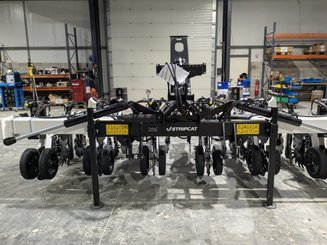 Semoir pour semis simplifié Agrisem Strip-Cat II porté Repliable