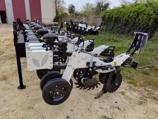 Semoir pour semis simplifié Agrisem Strip-Cat II porté Repliable