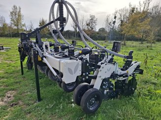 Semoir pour semis simplifié Agrisem Strip-Cat II porté Repliable