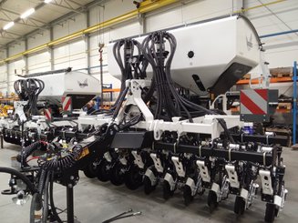 Semoir pour semis simplifié Agrisem BOSS Trainé 3/4m