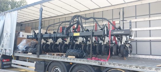 Semoir pour semis simplifié Agrisem Strip-Cat II porté Repliable