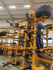 Semoir pour semis simplifié Agrisem Vibrosem porté Repliable