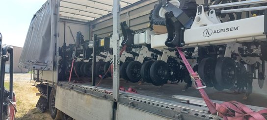 Semoir pour semis simplifié Agrisem Strip-Cat II porté Repliable