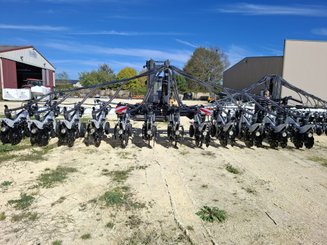 Semoir pour semis simplifié Agrisem Strip-Cat II porté Repliable