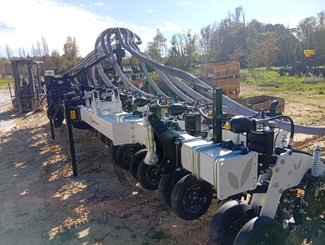 Semoir pour semis simplifié Agrisem Strip-Cat II porté Repliable