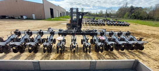 Semoir pour semis simplifié Agrisem Strip-Cat II porté Repliable