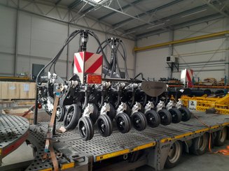 Semoir pour semis simplifié Agrisem BOSS Dual porté F