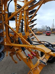 Déchaumeur à disques Agrisem Disc-O-Mulch Série R traîné Repliable