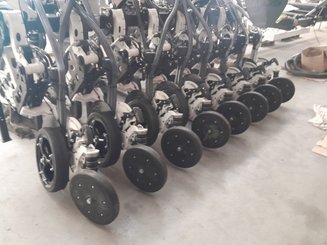 Semoir pour semis simplifié Agrisem BOSS Dual porté F