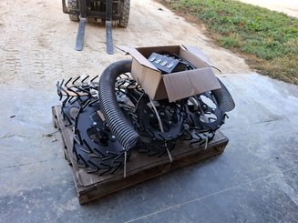 Semoir pour semis simplifié Agrisem Strip-Cat II porté Repliable