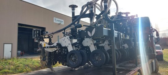 Semoir pour semis simplifié Agrisem Strip-Cat II porté Fixe