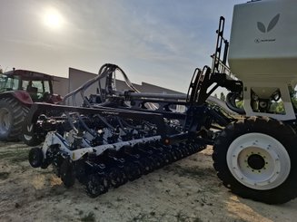 Semoir pour semis simplifié Agrisem Strip-Cat II traîné Repliable