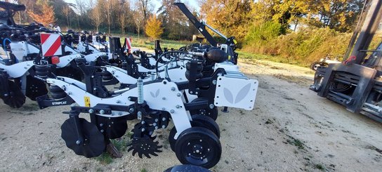 Semoir pour semis simplifié Agrisem Strip-Cat II porté Repliable