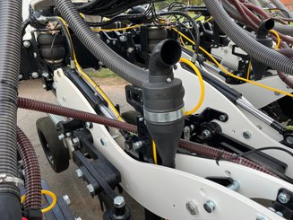 Semoir pour semis simplifié Agrisem Strip-Cat II traîné Repliable