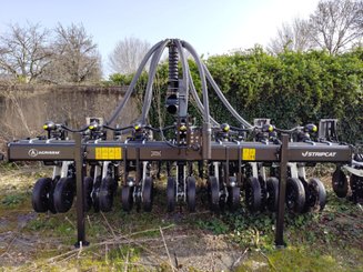 Semoir pour semis simplifié Agrisem Strip-Cat II porté Fixe