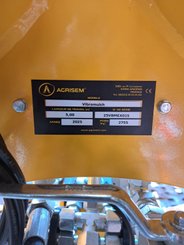 Semoir pour semis simplifié Agrisem Vibrosem porté Repliable