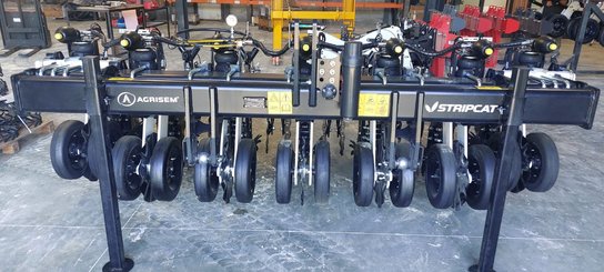 Semoir pour semis simplifié Agrisem Strip-Cat II porté Fixe