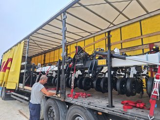 Semoir pour semis simplifié Agrisem Strip-Cat II porté Repliable