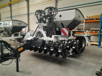 Semoir pour semis simplifié Agrisem mBOSS Rétractable