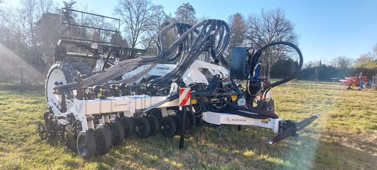 Semoir pour semis simplifié Agrisem Strip-Cat II traîné Repliable
