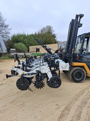 Semoir pour semis simplifié Agrisem Strip-Cat II porté Repliable