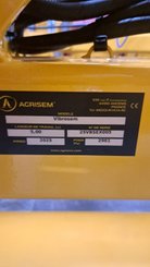 Semoir pour semis simplifié Agrisem Vibrosem porté Repliable