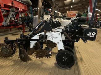 Semoir pour semis simplifié Agrisem Strip-Cat II porté Fixe