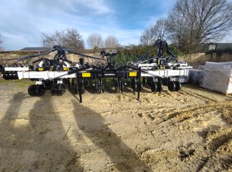 Semoir pour semis simplifié Agrisem Strip-Cat II porté Repliable