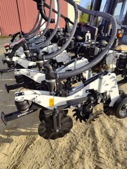 Semoir pour semis simplifié Agrisem Strip-Cat II porté Repliable