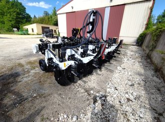 Semoir pour semis simplifié Agrisem Strip-Cat II porté Repliable