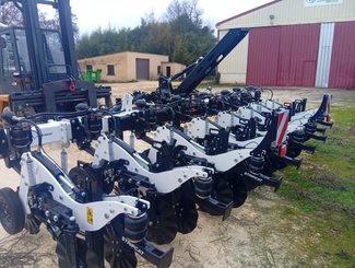 Semoir pour semis simplifié Agrisem Strip-Cat II porté Repliable